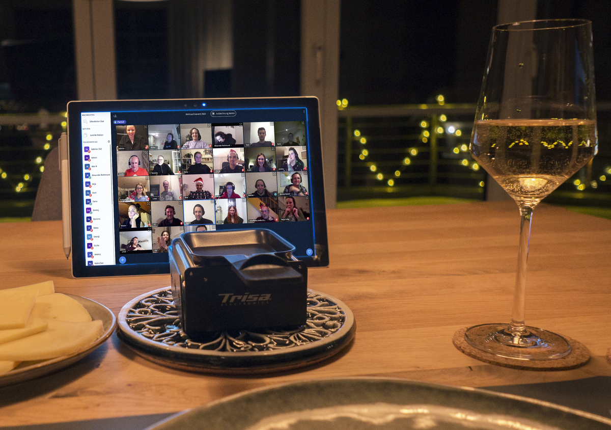 Sherlock Holmes, Wein und Raclette: so sah unsere Weihnachtsfeier 2020 aus