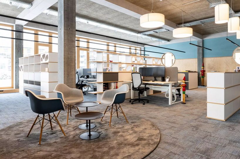 Büroraum mit funktionalen und stilvollen Möbeln der Marke Lista Office.