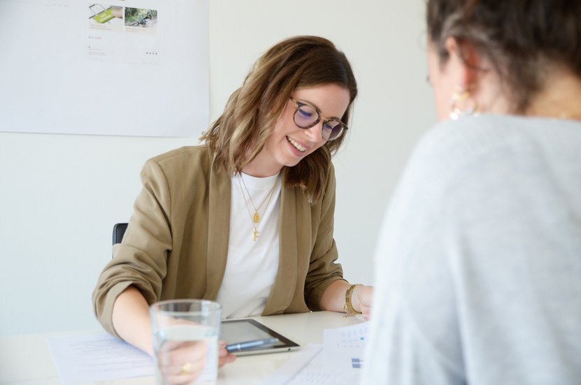 <h3>Einen Schritt voraus dank Webanalytics.<br /> &nbsp;</h3>
<p>Jeder Relaunch und jedes Content Update erscheint wie das Erreichen des Ziels. Doch das Ergebnis ist nur eine Momentaufnahme, denn Inhalte, Nutzer und deren Anforderungen ändern sich laufend. Mit <strong>Google Analytics oder&nbsp;Matomo</strong> (früher Piwik) analysiert unser Team Ihre Website und liefert Antworten rund um das Besuchsverhalten und die Interaktion mit Ihrer Website. Wir zeigen Ihnen, wie Sie dieses Wissen nutzen und Ihren digitalen Erfolg nachhaltig sichern. &nbsp;&nbsp;</p>
