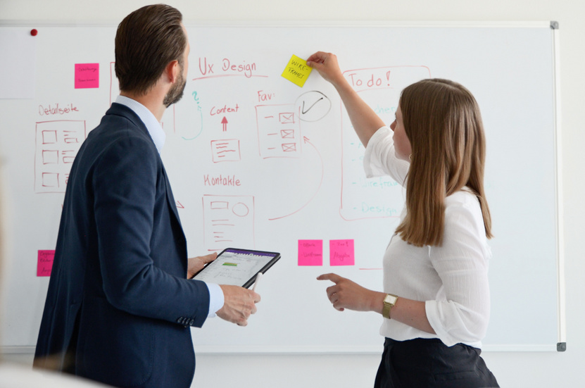 <p>Mehrere Stakeholder, eine umfassende digitale Lösung und die strategische Neuausrichtung im Verlauf des Projekts haben vor allem eines erfordert: eine enge Kommunikation.</p>
<p>Die Unterteilung des Projekts in zwei Phasen diente der Qualitätssicherung sowie der Messung der Zielerreichung.</p> <p>Mehrere Stakeholder, eine umfassende digitale Lösung und die strategische Neuausrichtung im Verlauf des Projekts haben vor allem eines erfordert: eine enge Kommunikation.</p>
<p>Die Unterteilung des Projekts in zwei Phasen diente der Qualitätssicherung sowie der Messung der Zielerreichung.</p>