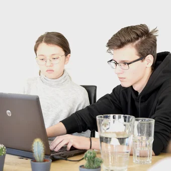 Mädchen-Informatik-los am nationalen Zukunftstag 